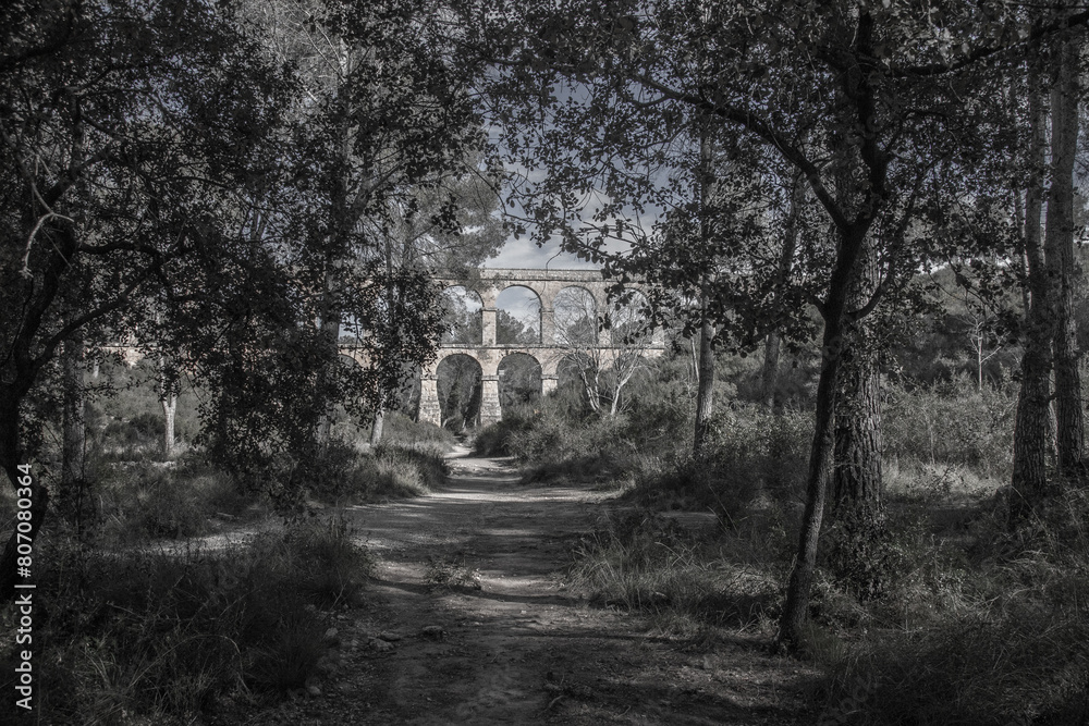 Tarragona - Acueducto de Ferreres o Puente del Diablo y entorno Tarragona - Acueducto de Ferreres o Puente del Diablo y entorno