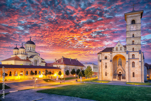 Obraz na płótnie Amazing cityscape with Coronation Orthodox and Roman Catholic cathedrals inside fortified Alba Carolina Fortres w salonie