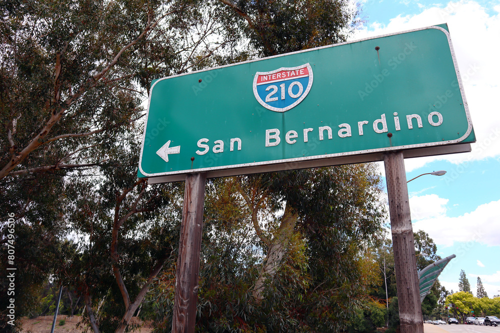 Fototapeta premium Los Angeles, California: Interstate 210 Foothill Freeway Entrance sign to San Bernardino