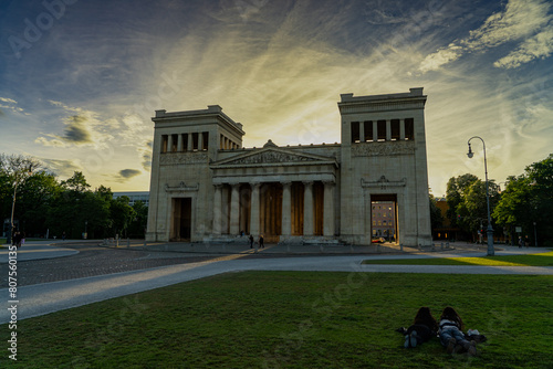 Ein entspannter Abend am Münchener Königsplatz