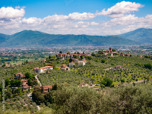 Italia, Toscana, provincia di Pistoia. Il paese di Tizzana.