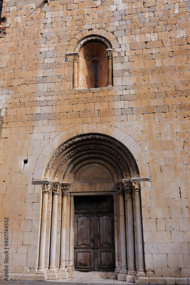 entrance to the church, empire de lAgly
