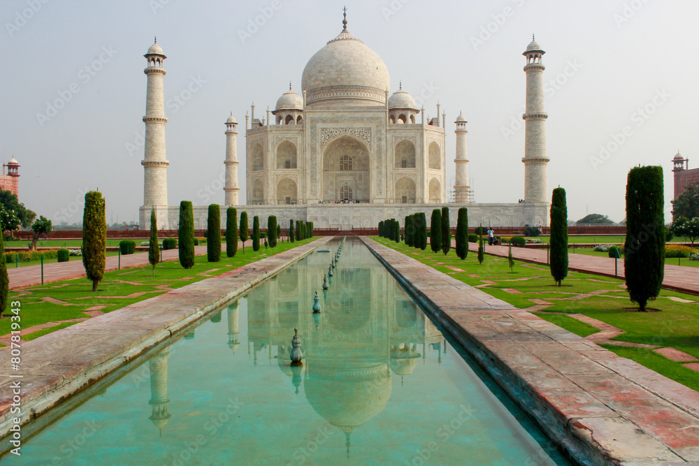 Fototapeta premium Taj Mahal mosque. Agra, India