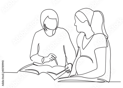 midwife with a pregnant woman talking
