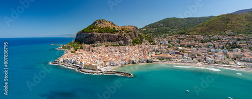 Obraz na płótnie The stunning town of Cefalu in Sicily