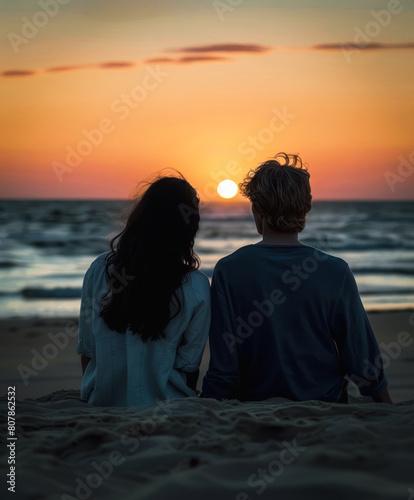 tramonto con giovane coppia  photo