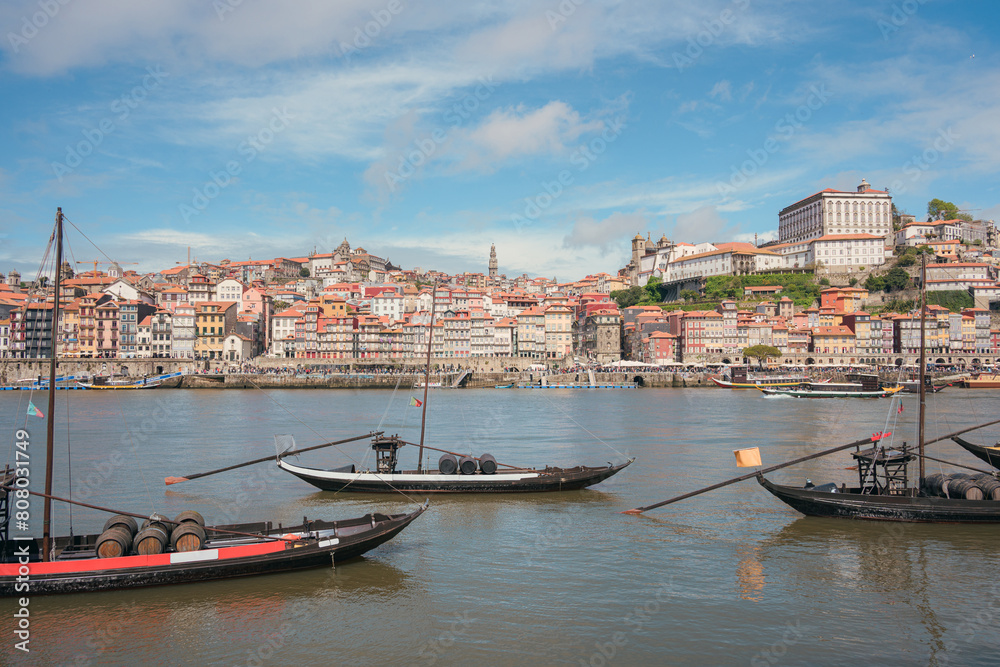 Fototapeta premium Scenic view of Porto historic waterfront and Douro river during daytime