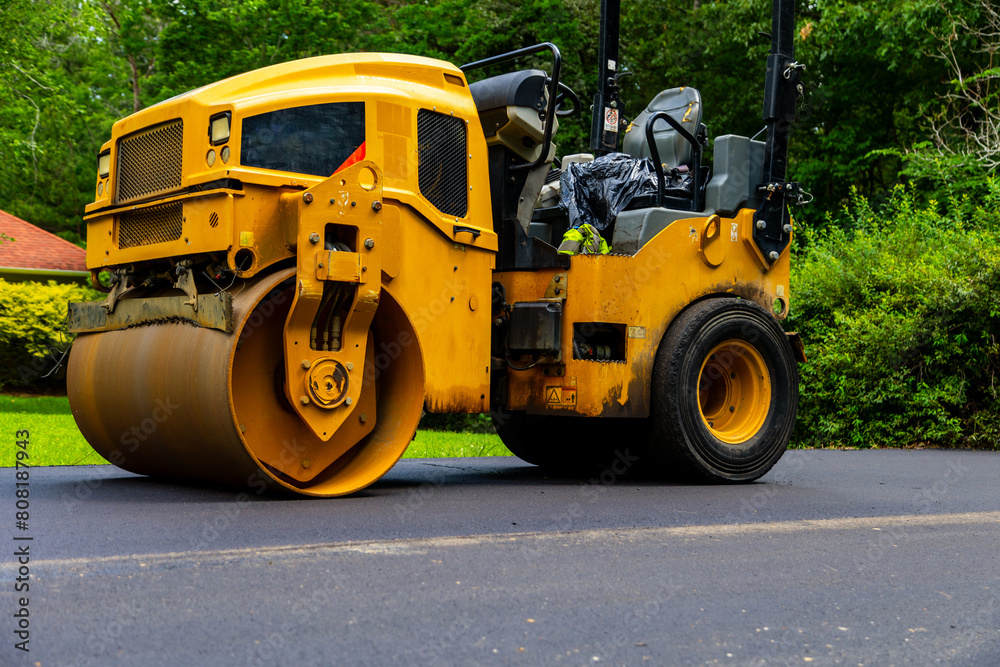 Utility Compactor machine for asphalt work on roads, parking lots, etc. Utility Compactor machine for asphalt work on roads, parking lots, etc.