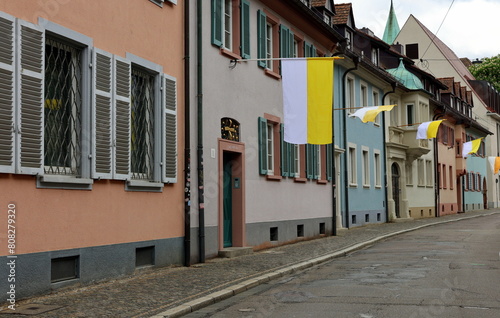 Herrenstraße in Freiburg mit Flaggen © christiane65