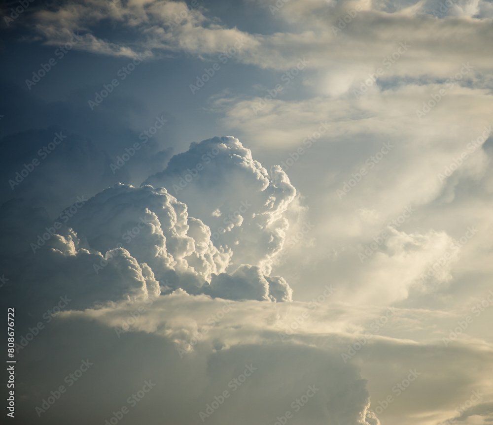 Φωτογραφία The gathering of clouds in the sky The shape is imaginative.