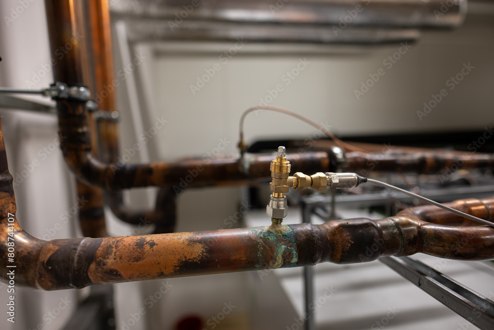 Sensor of the amount of coolant in the copper pipe. Sensor of the amount of coolant in the copper pipe.