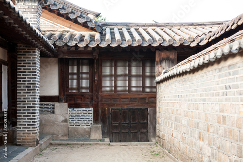 Exterior of the buildings in Ghangdeok Palace © 안구정화