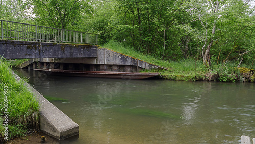 Betonbrücke über alten Rheinarm