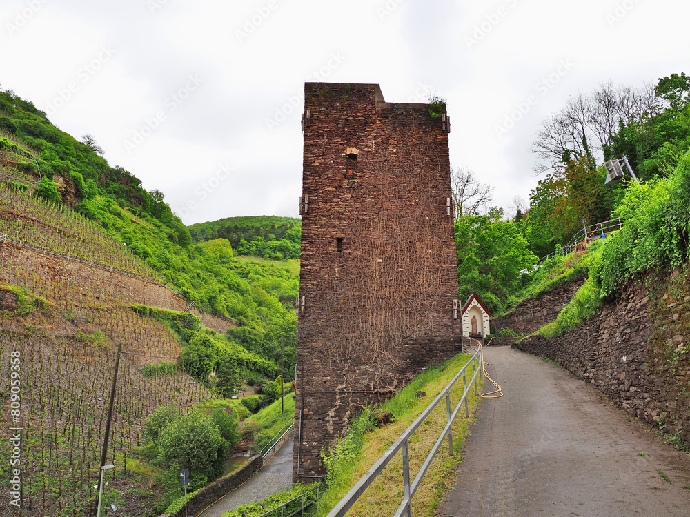 Viereckiger Turm in Zell an der Mosel