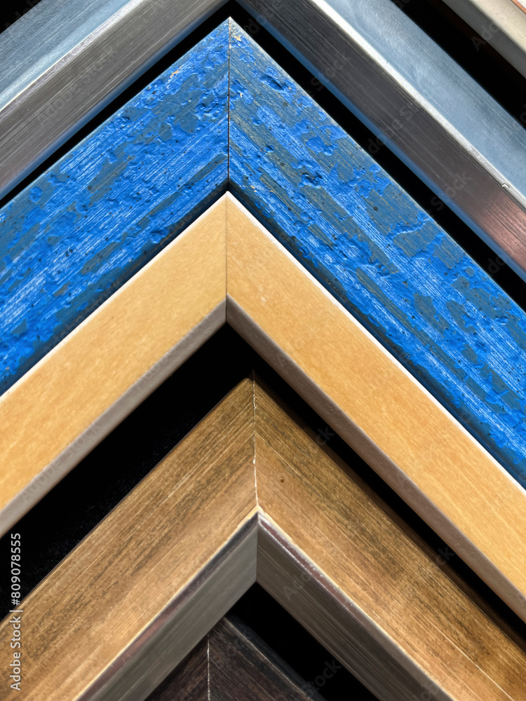 Obraz premium Vivid Blue Painted Wood in Artistic Frame Display