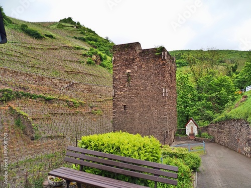 Obraz na płótnie Viereckiger Turm in Zell an der Mosel w salonie