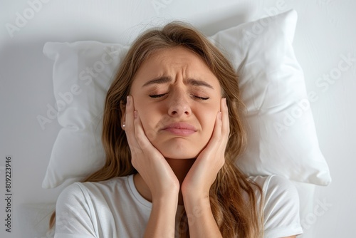 How to Alleviate TMJ Jaw Pain When Waking Up: Tips for Bruxism, Teeth Grinding, and Migraine Relief