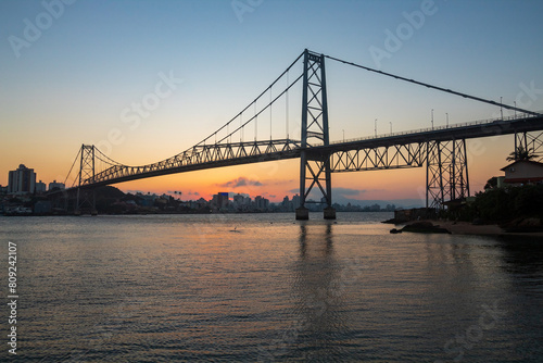 pôr-do-sol ponte Hercílio luz de Florianopolis Santa Catarina Brasil Florianópolis
