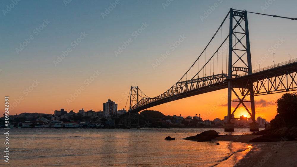 pôr-do-sol e a ponte de Florianópolis Brasil Florianopolis pôr-do-sol e a ponte de Florianópolis Brasil Florianopolis
