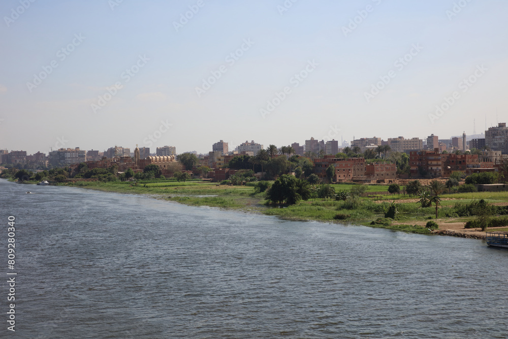 the nile and land