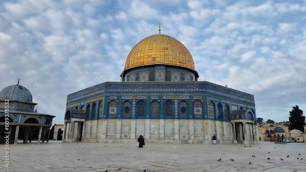 Fototapeta premium Dome of the Rock Mosque in Jerusalem, Palestine