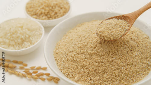 米ぬか｜白米と玄米と稲穂
