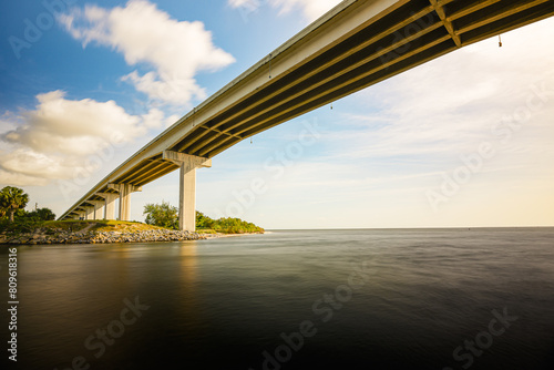 Cuadro en lienzo Port St. Joe Florida USA bridge over intercostal water way