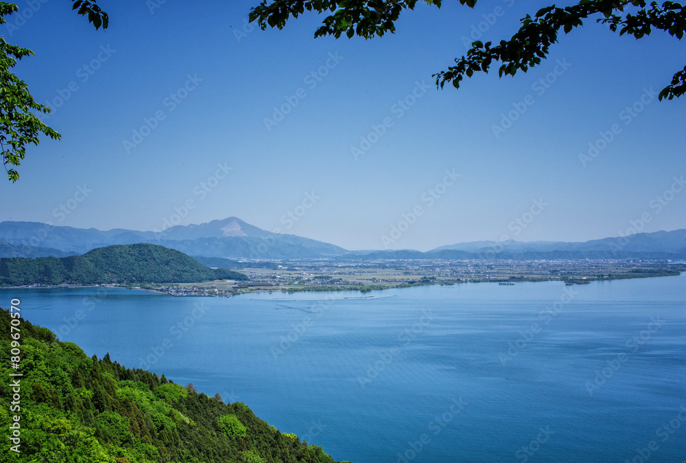 滋賀県長浜市、つづら尾崎展望台から見える奥琵琶湖の初夏の風景