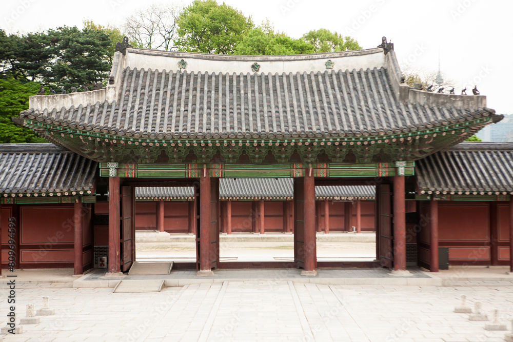 Fototapeta premium Exterior of the wooden buildings in the palace of Joseon Dynasty