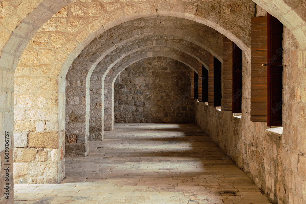 Arches intérieures du fort Lovrijenac, Dubrovnik