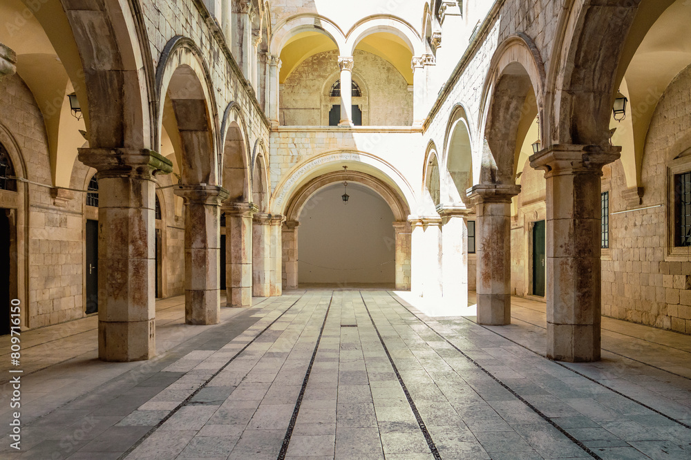 Cours intérieure du palais Sponza, Dubrovnik