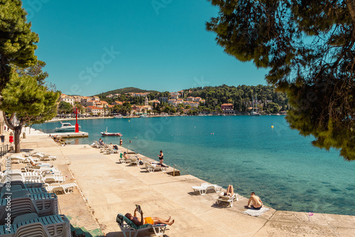 Plage sur les berges de Cavtat, Croatie photo