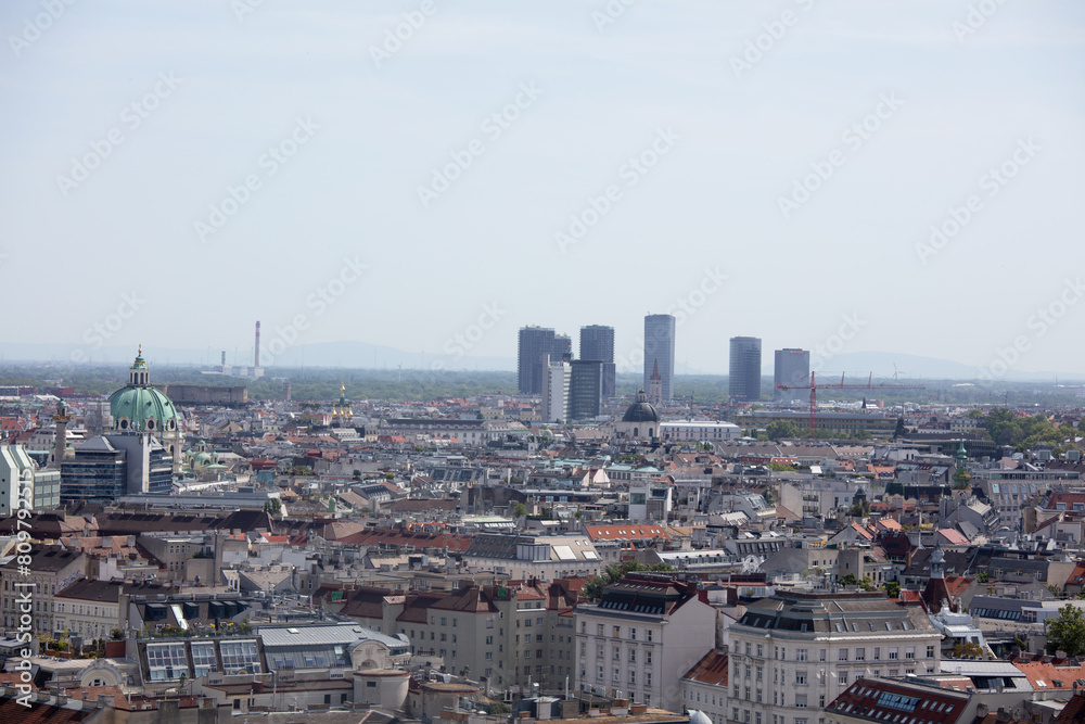 Naklejka premium Blick über Wien vom Restaurant 360 Grad Ocean Sky Wien