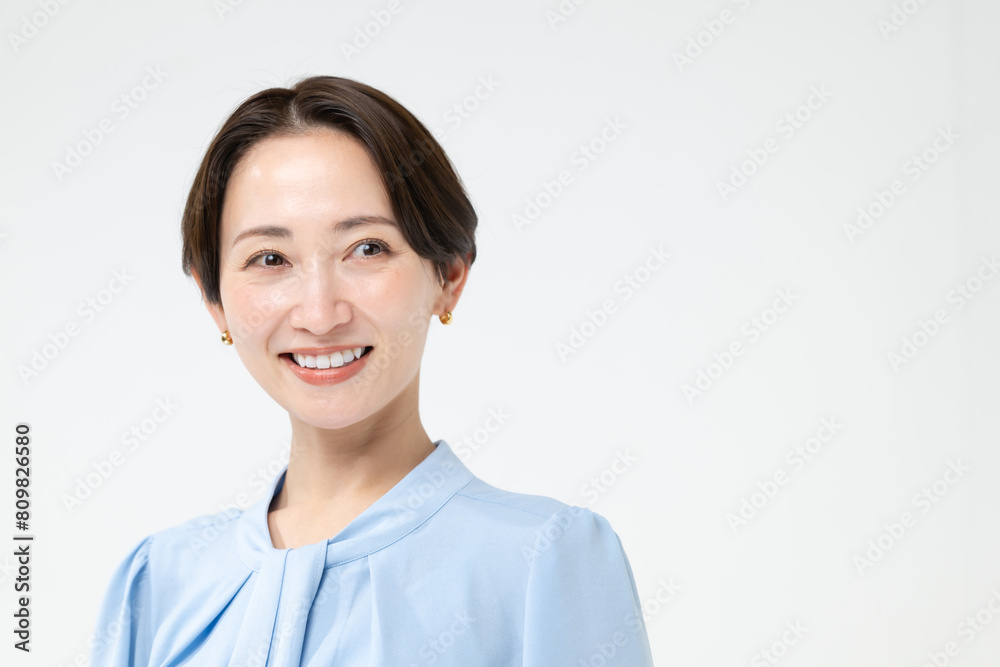 笑顔の女性 ビジネス キャリアウーマン 笑顔の女性 ビジネス キャリアウーマン