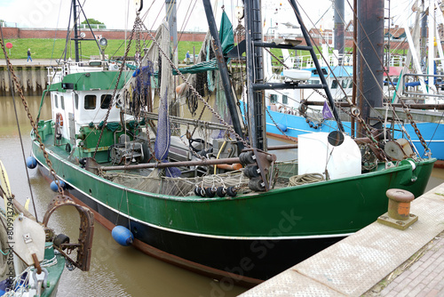 Fischkutter im Hafen von Ditzum, Jemgum - Rheiderland / Ostfriesland, Emsmündung bei Emden photo