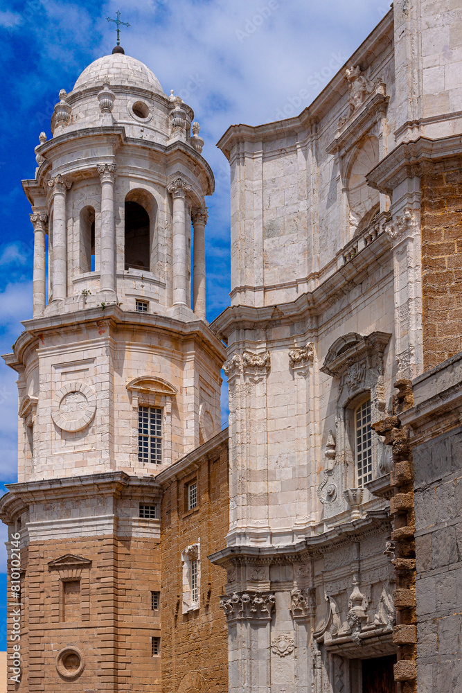 Kirchturm der Kathedrale von Cadiz, Andalusien, Spanien