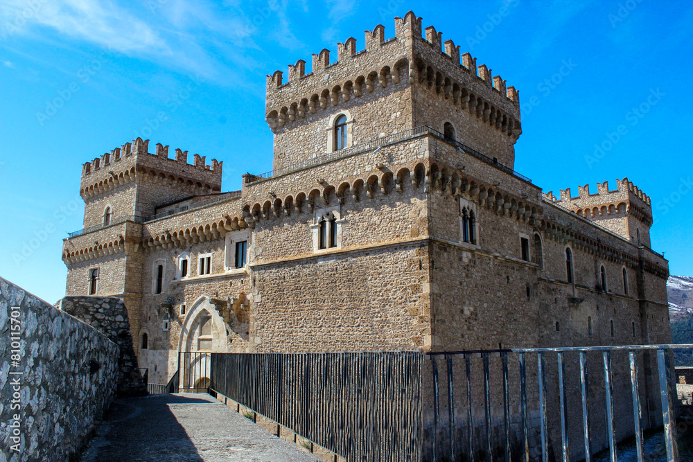 Castello Piccolomini Celano, Abruzzo, Italia Castello Piccolomini Celano, Abruzzo, Italia