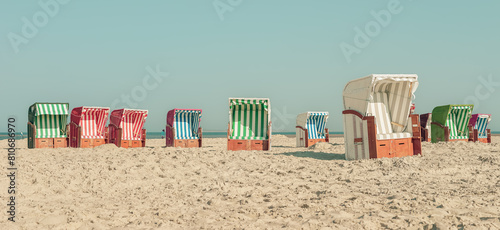 Strandkörbe an der deutschen Nordsee oder Ostsee © ThomBal