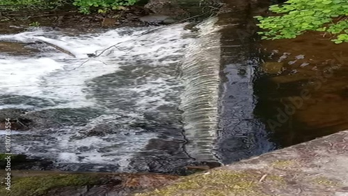 Stopień wodny na małej rzece. photo