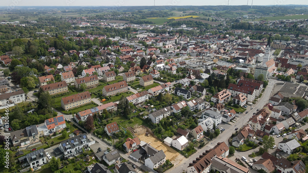 Obraz premium Fly over a Bavarian old city center called Pfaffenhofen