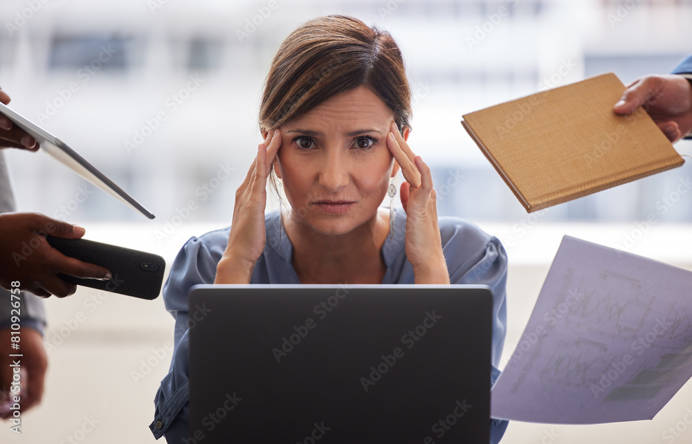 © peopleimages.com - Business people, woman and portrait with headache, burnout and anxiety with deadline, overwhelmed and laptop. Stress, employee and consultant with computer, chaos and multitasking with mental health © peopleimages.com - Business people, woman and portrait with headache, burnout and anxiety with deadline, overwhelmed and laptop. Stress, employee and consultant with computer, chaos and multitasking with mental health