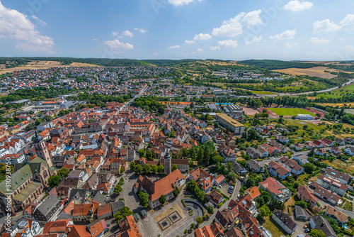 Tauberbischofsheim, die Kreisstadt des Main-Tauber-Kreises in Baden--Württemberg von oben