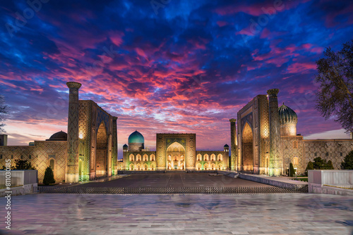 Εκτύπωση καμβά Panoramic view of the three madrassahs of the Registan Square in Samarkand at du