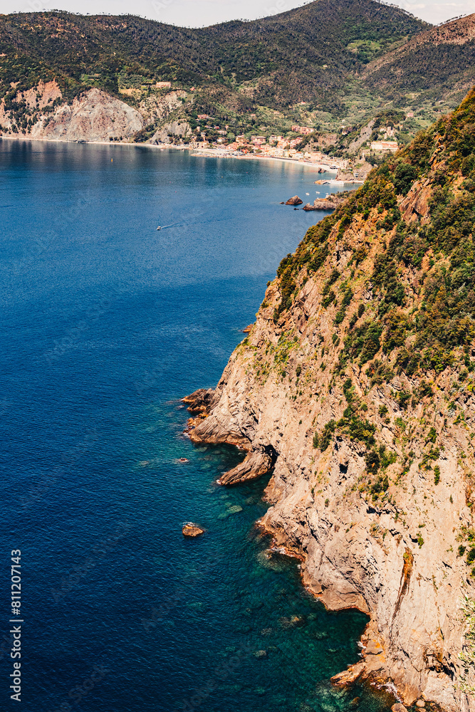 Obraz premium Rocky Coast outside of italian town