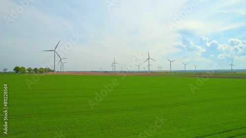 elektrownie, farmy wiatrowe photo