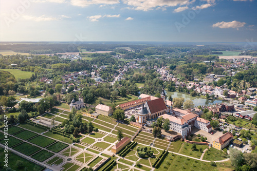 Dorf Neuzelle mit Kloster und Parkanlage im Land Brandenburg
