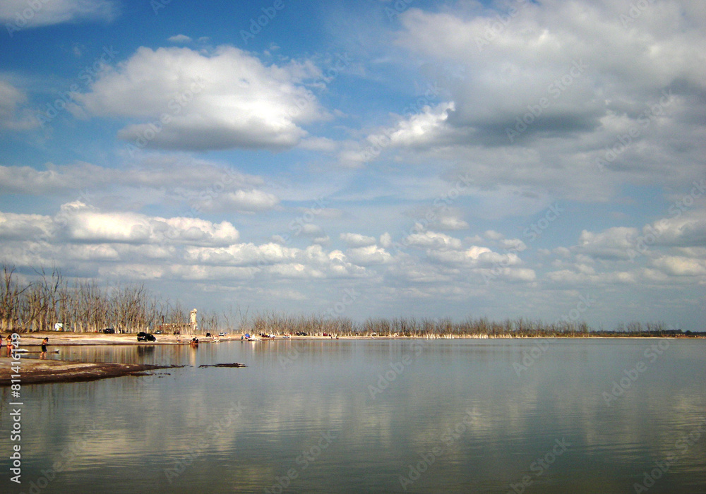 Naklejka premium Reflections in the lagoon