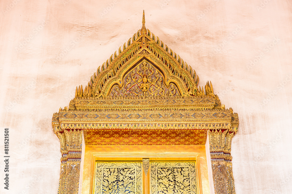Obraz premium Church roof Buddhist temple in Thailand