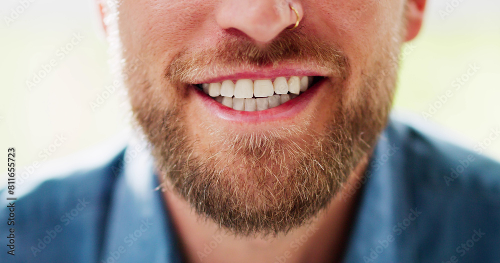 Obraz premium Contact Center Operator Man