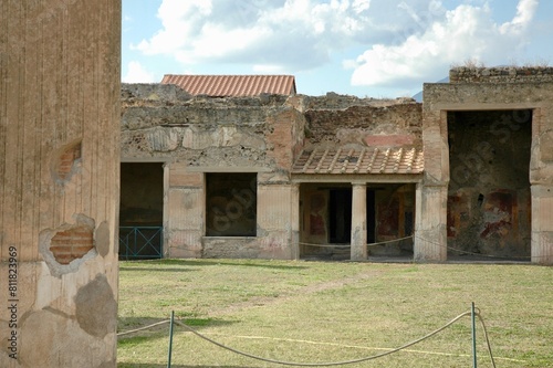 Wallpaper Mural Cortile interno di Vila Romana a Pompei .(città metropolitana di Napoli ). Sotto il Vesuvio Torontodigital.ca